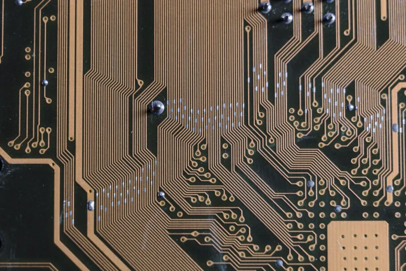 Metal in Motion: How Electromigration Silently Destroys High-Current Circuits Over Time