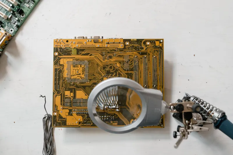 Betting on the Niche: How Semiconductor Startups Are Outmaneuvering Giants by Specializing